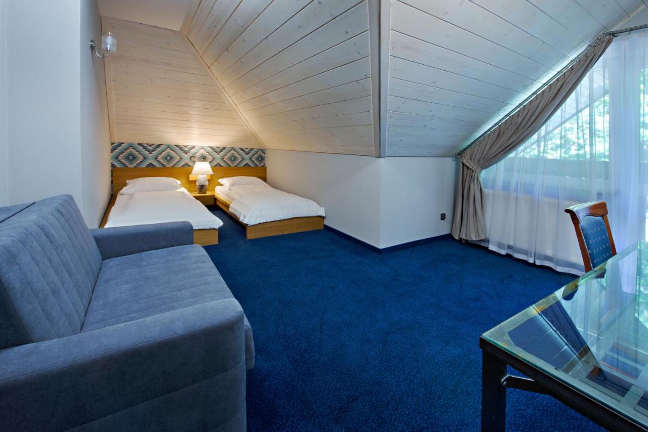 Hotel Zalesie Bochnia Bagian luar foto