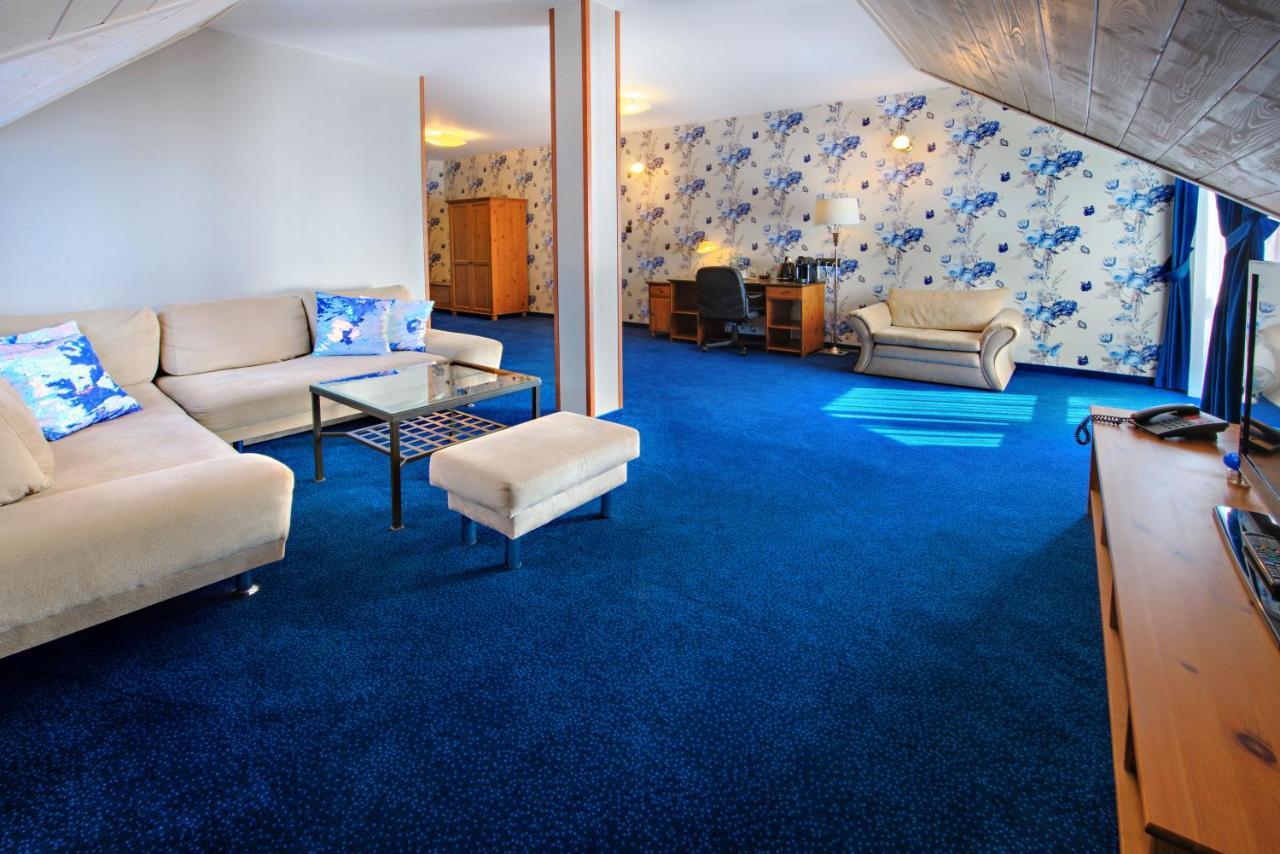 Hotel Zalesie Bochnia Bagian luar foto