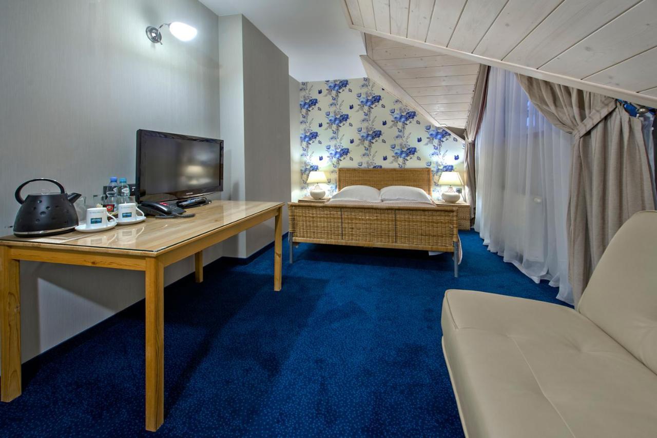 Hotel Zalesie Bochnia Bagian luar foto