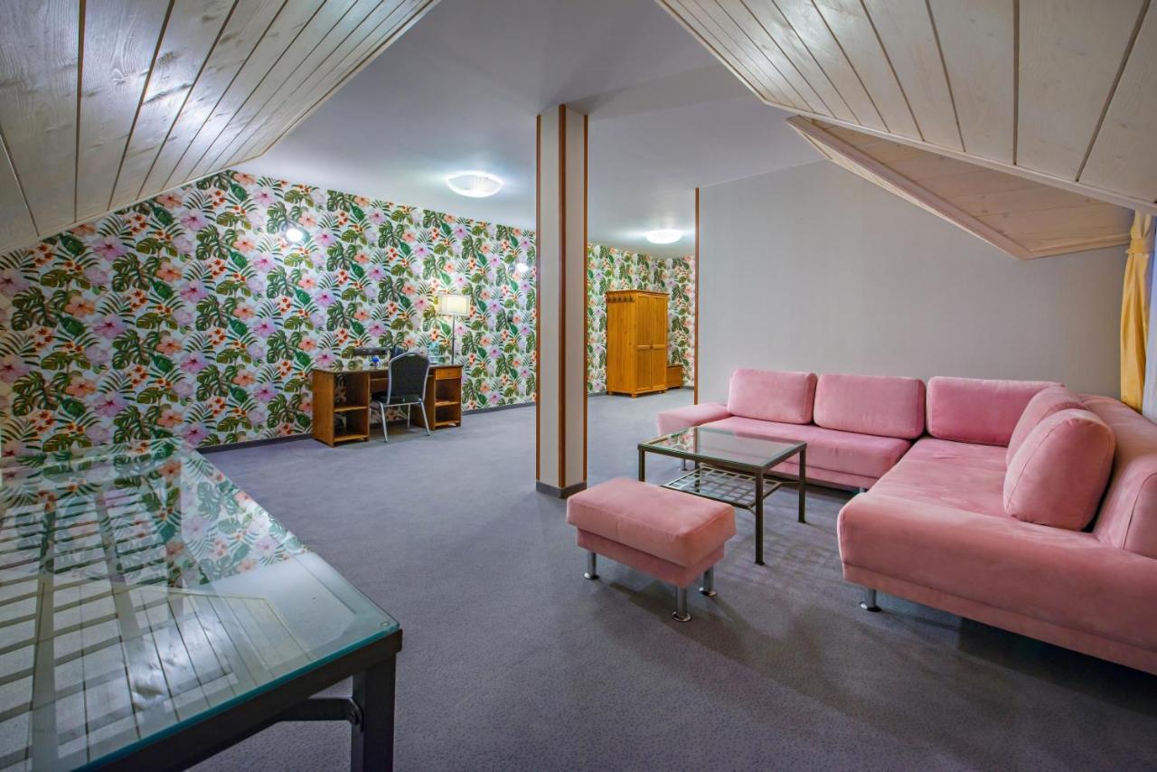 Hotel Zalesie Bochnia Bagian luar foto