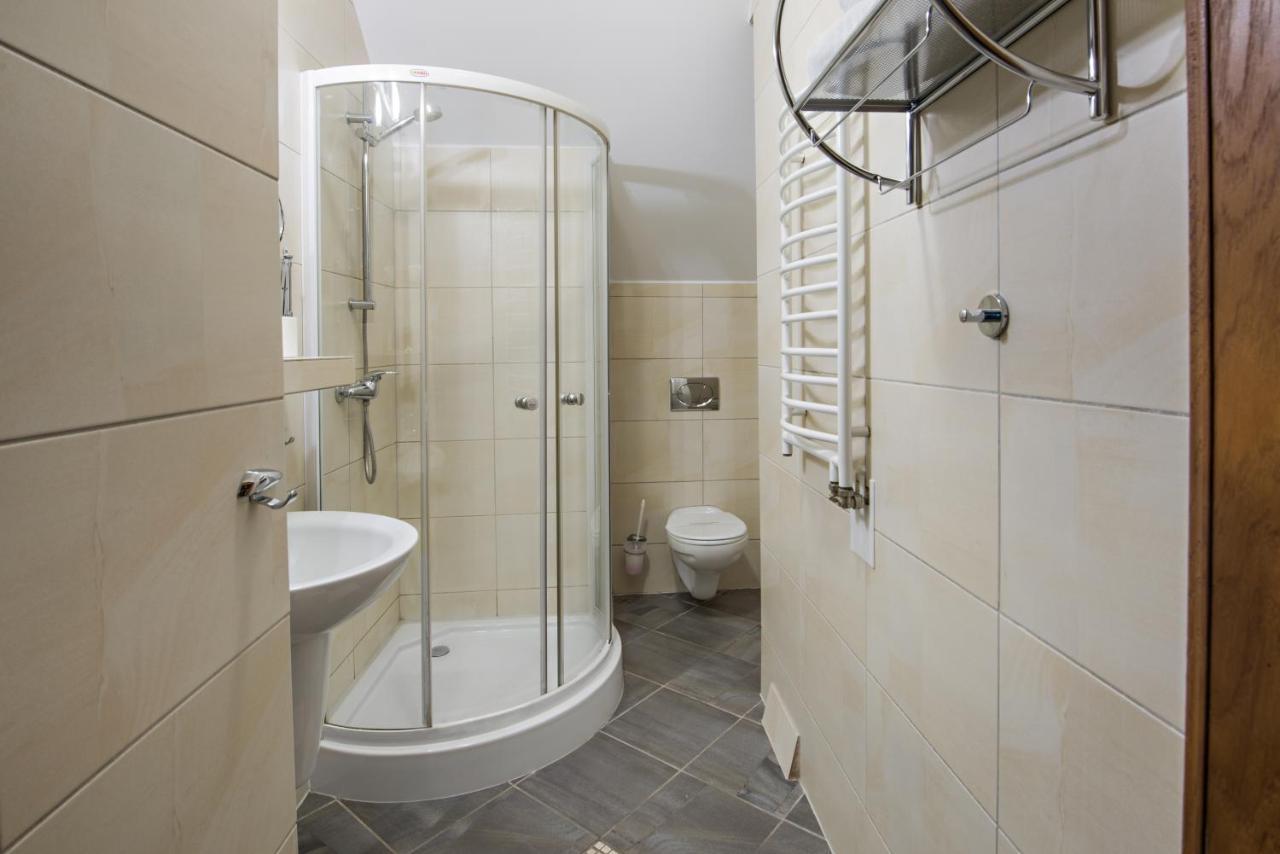 Hotel Zalesie Bochnia Bagian luar foto