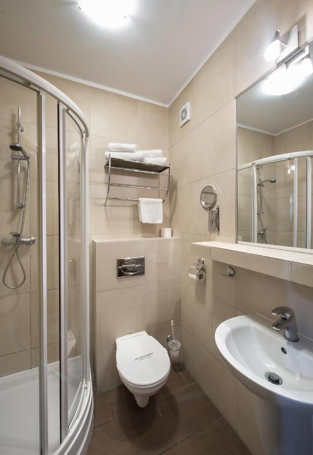 Hotel Zalesie Bochnia Bagian luar foto